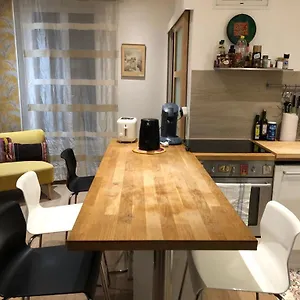 47m2 Calme Au Coeur De , Paris France